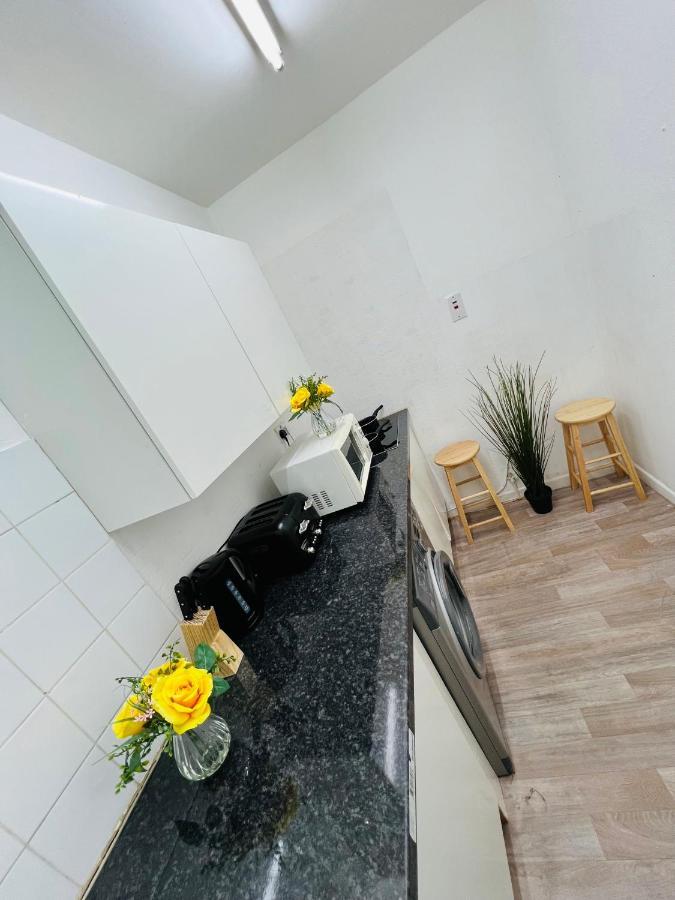 2-Bedroom Plus Living Room Flats Near Edgware Road ロンドン エクステリア 写真